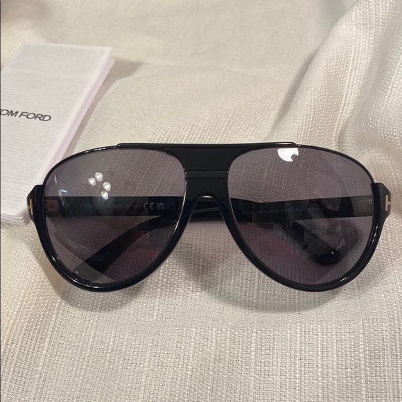 Tom Ford Black Sunglasses with Case - Picture 2 of 16